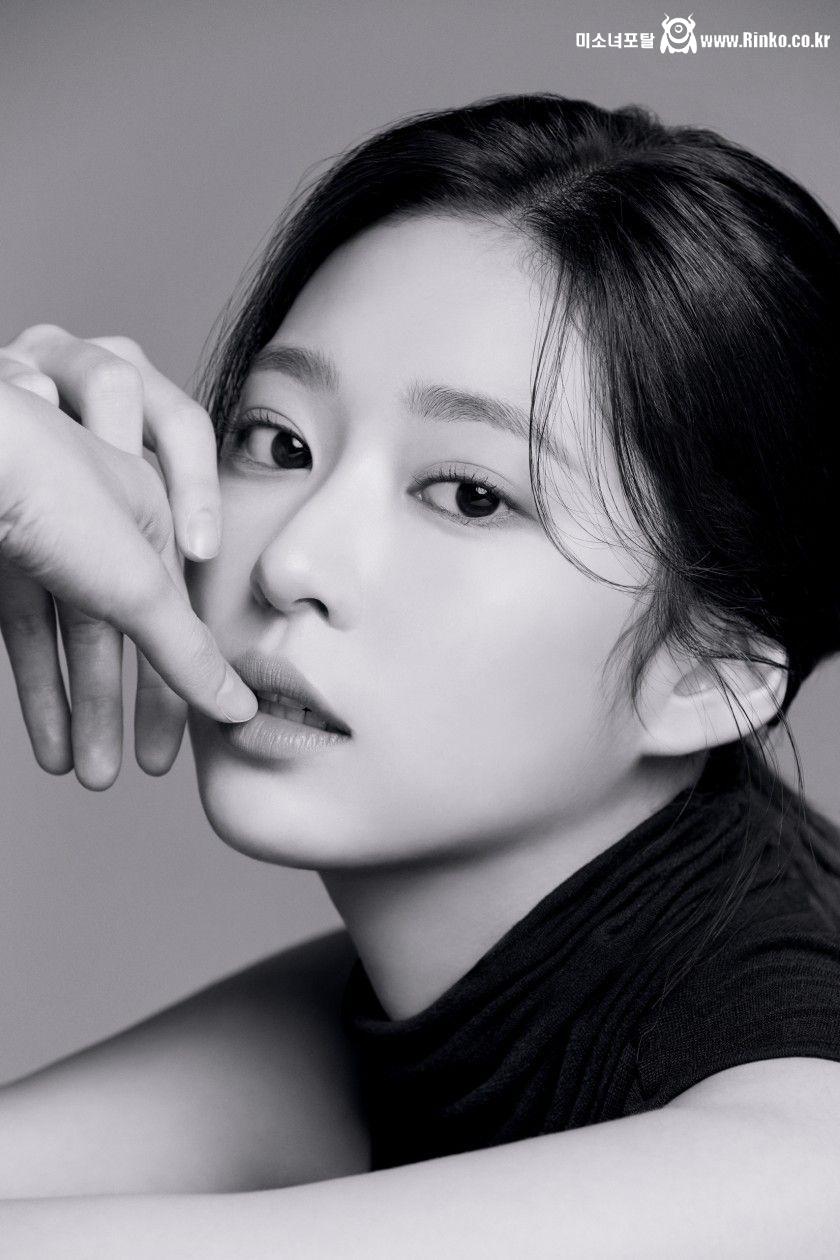 김민주 검정 목폴라