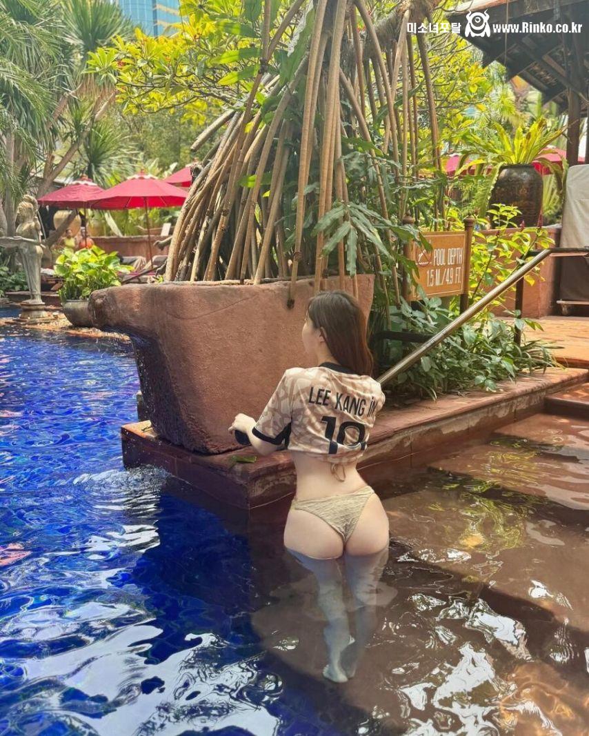 이강인 여자 팬이 많네요..