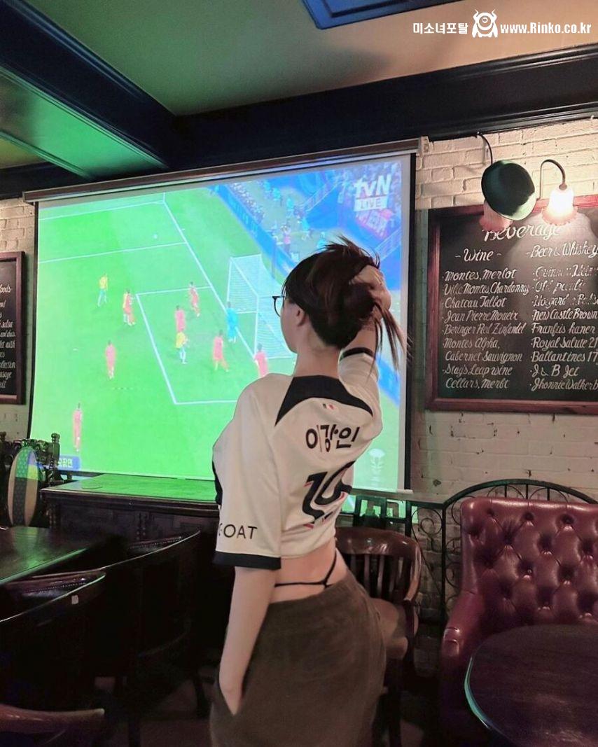 이강인 여자 팬이 많네요..