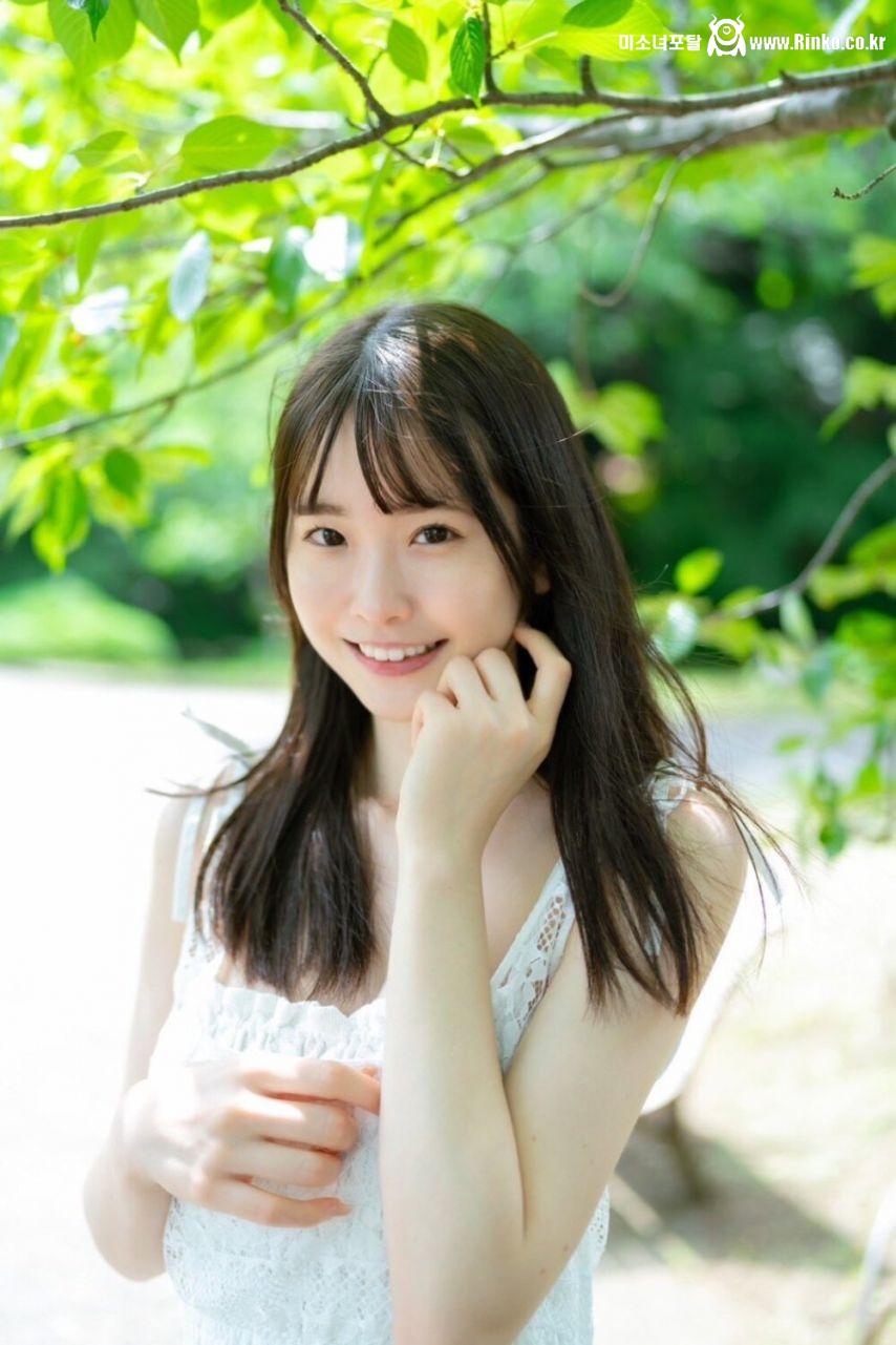 볼수록 매력인 시라카미 에미카