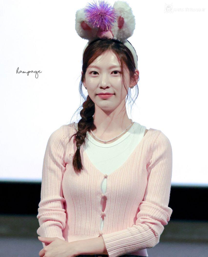 공승연 핸섬가이즈 무대인사