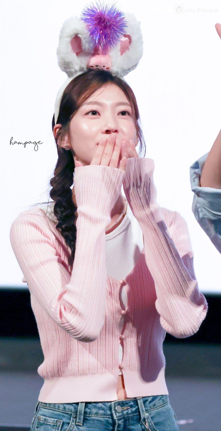 공승연 핸섬가이즈 무대인사