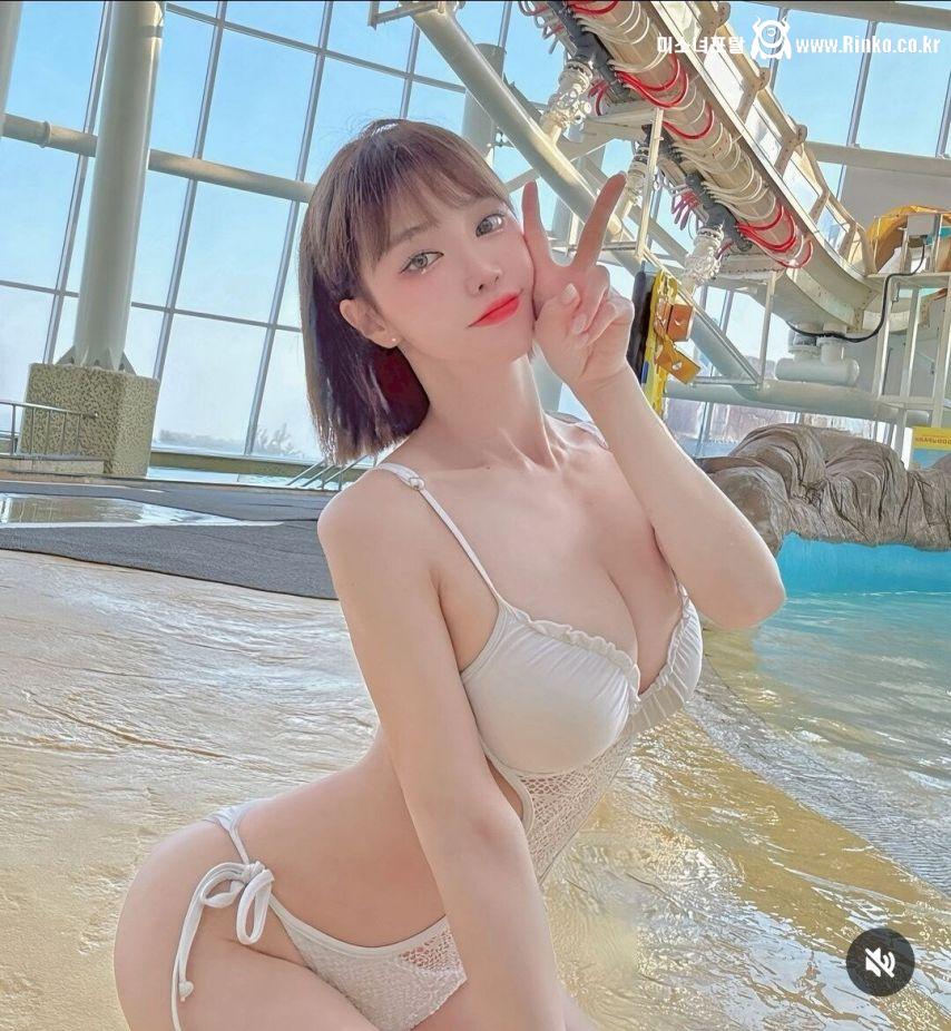 단발 겨우디 비키니 폼