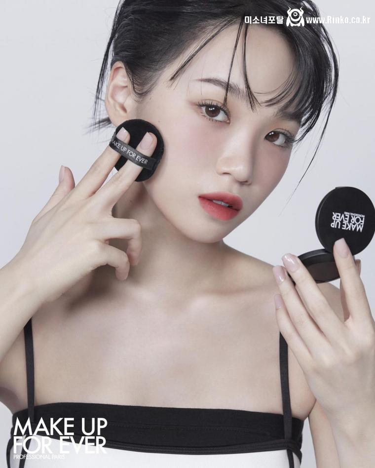 끈나시 의상 뷰티 화보 르세라핌 김채원