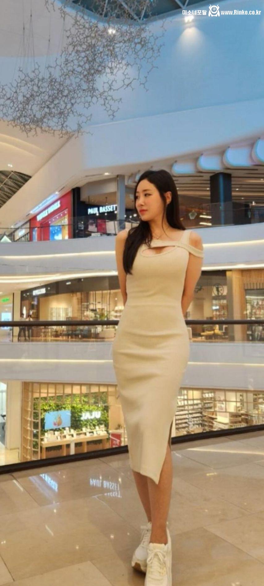 위드로즈 김매력