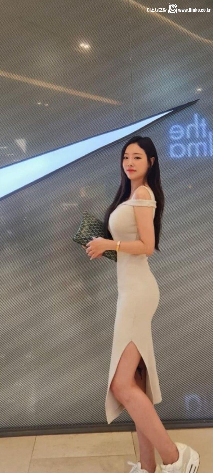 위드로즈 김매력