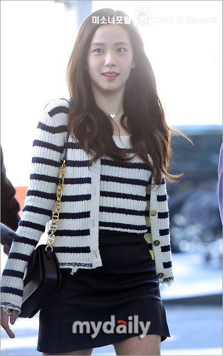 아침 출국중인 블핑 지수