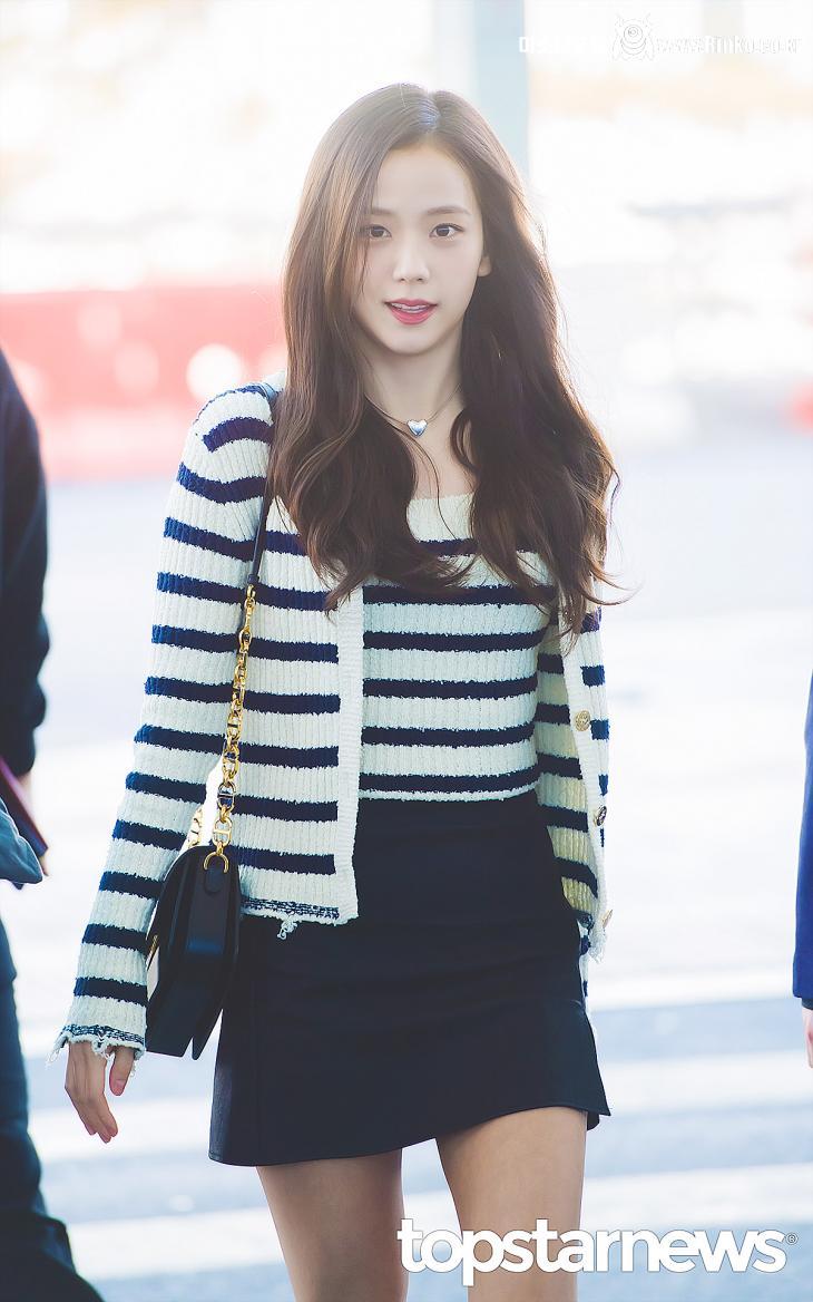 아침 출국중인 블핑 지수