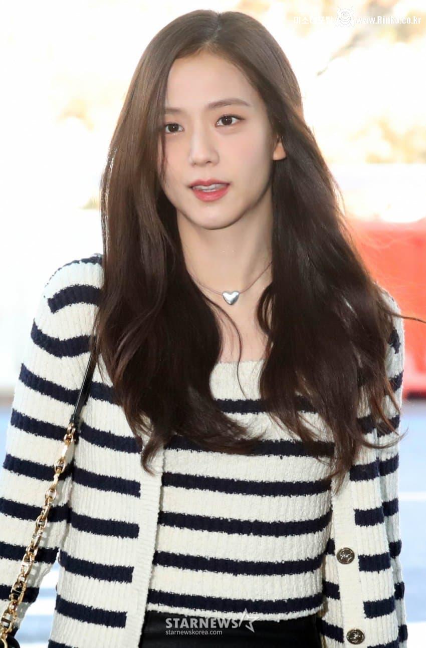 아침 출국중인 블핑 지수