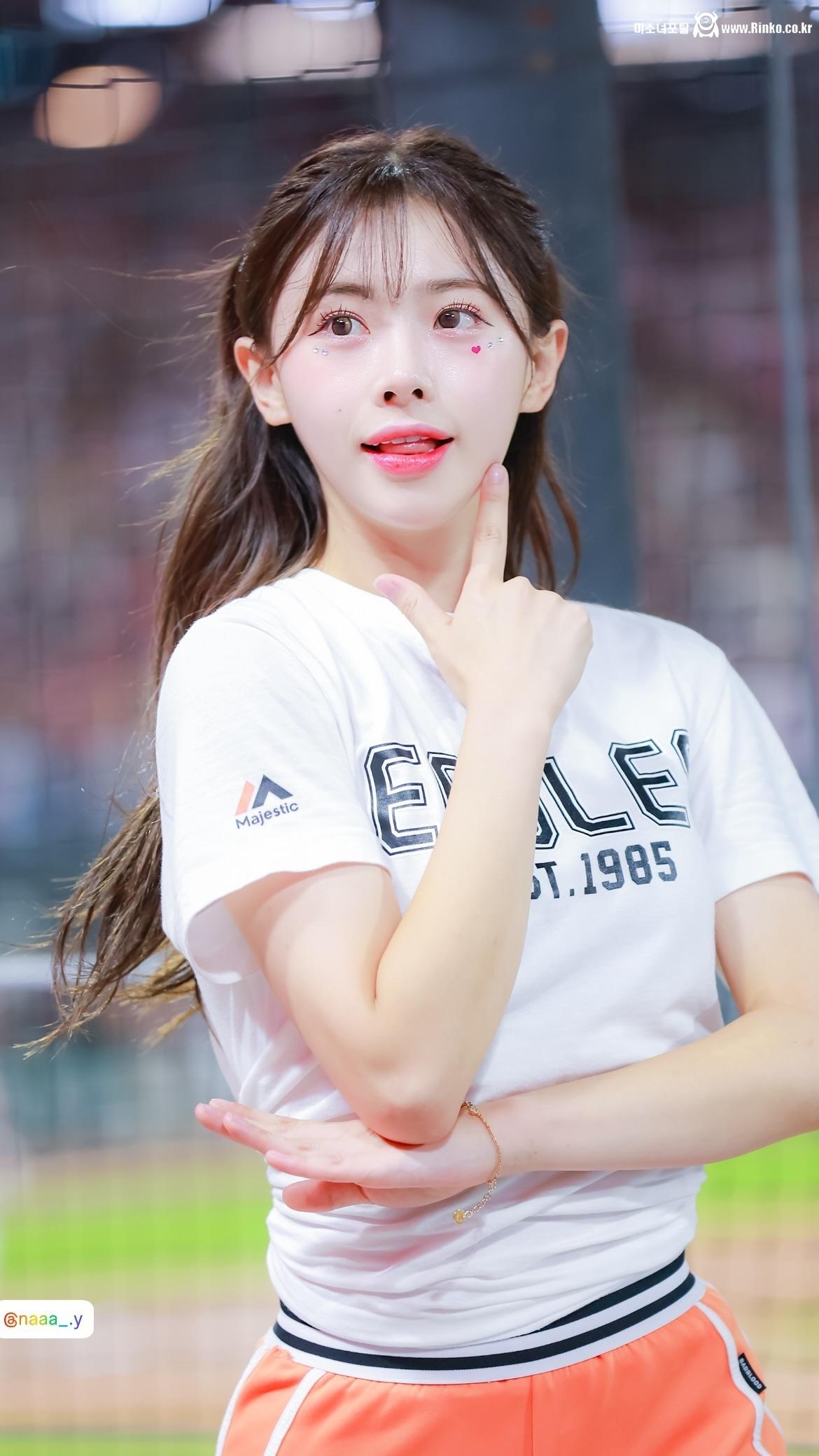 ㅇㅎ) 치어리더 김나연 비키니.jpg