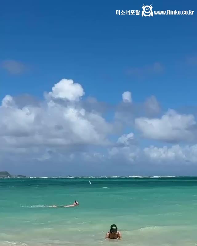 정예인 인스타_수영복