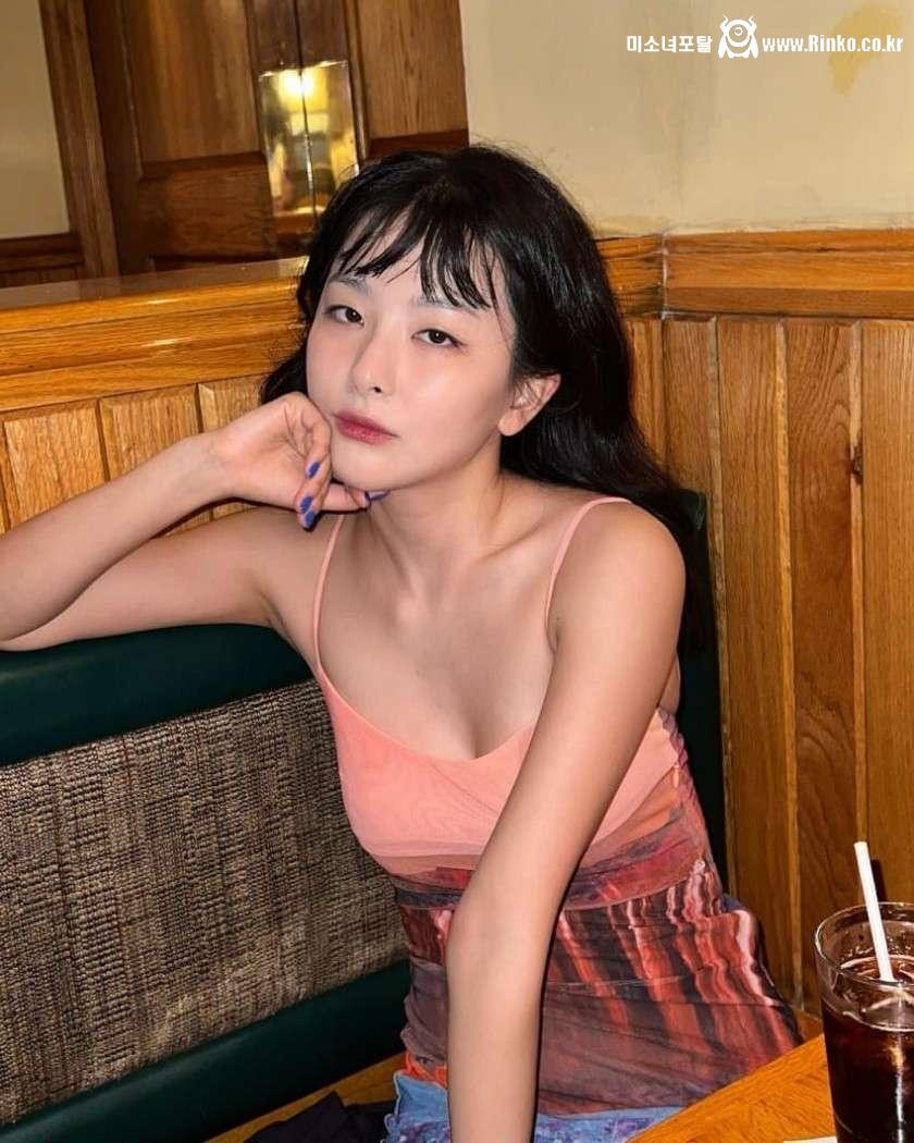 해변으로 놀러간 슬기 인스타