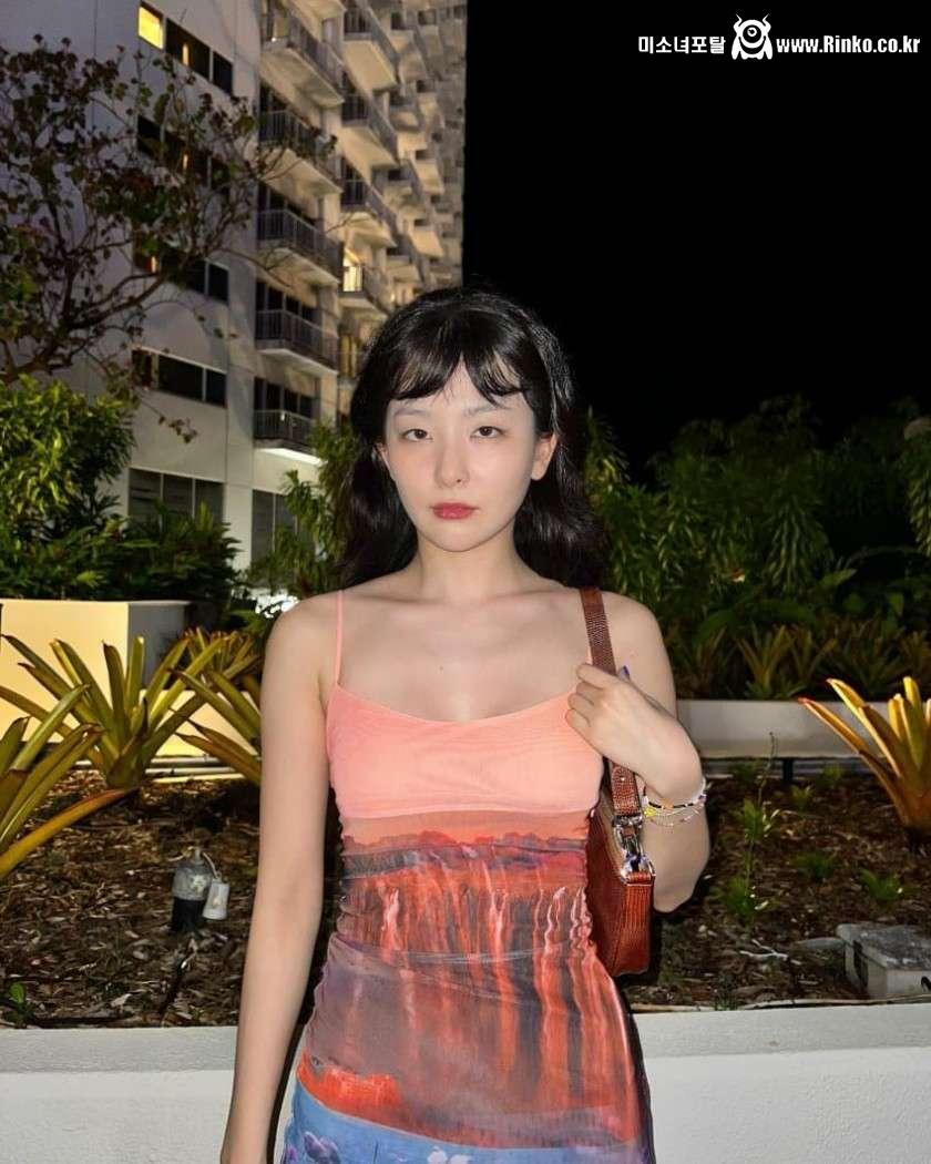 해변으로 놀러간 슬기 인스타