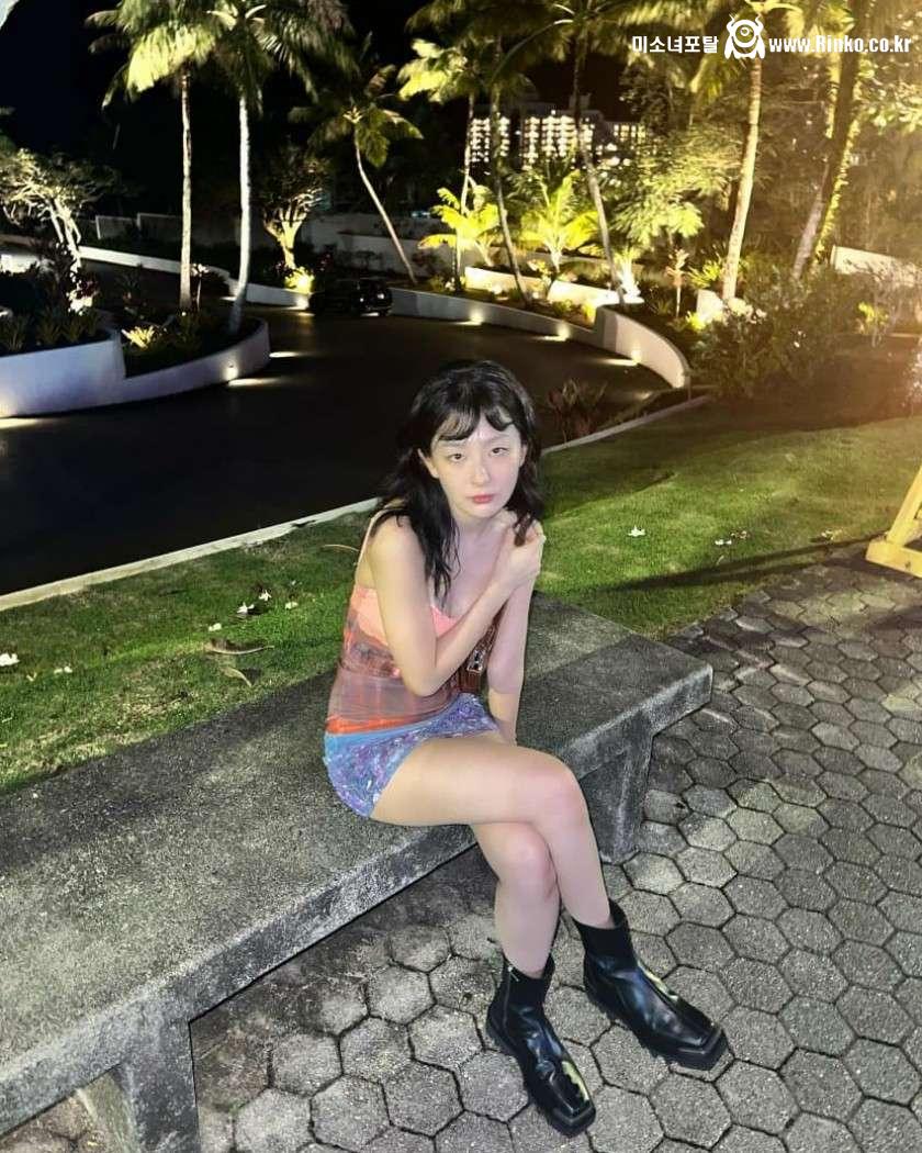 해변으로 놀러간 슬기 인스타