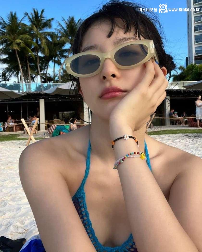 해변으로 놀러간 슬기 인스타