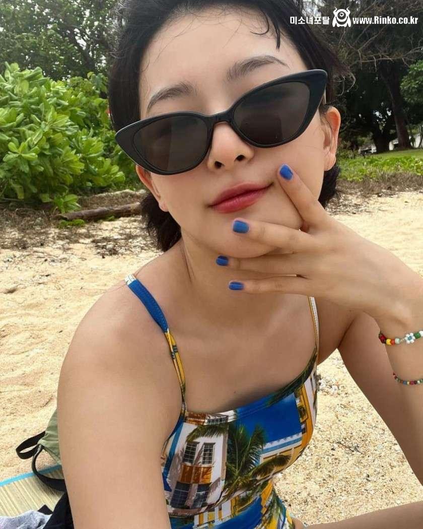 해변으로 놀러간 슬기 인스타