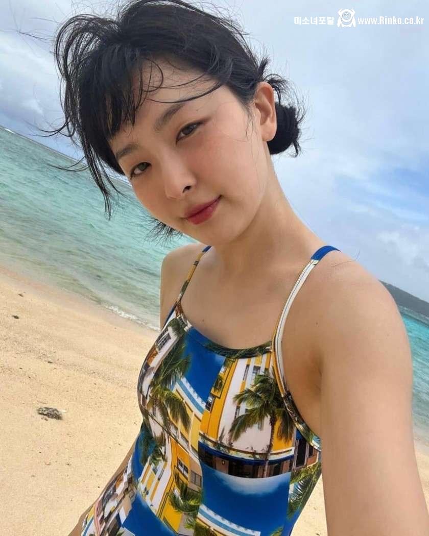 해변으로 놀러간 슬기 인스타