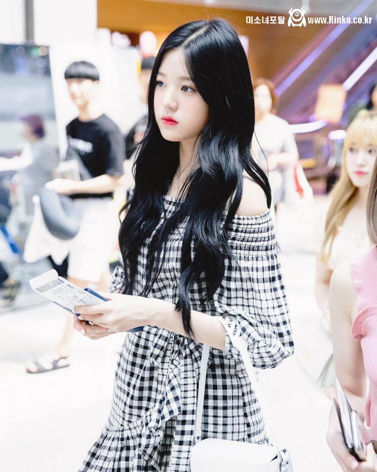 애기애기한 장원영