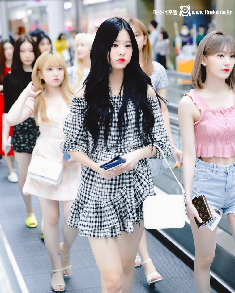 애기애기한 장원영