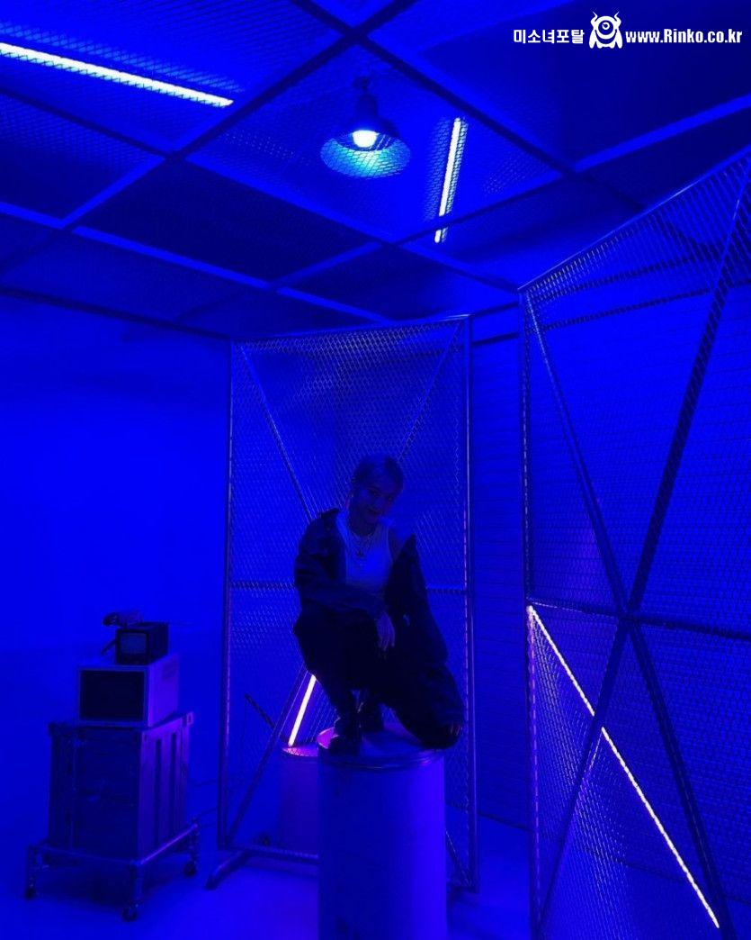 지호 인스타_청자켓 워커