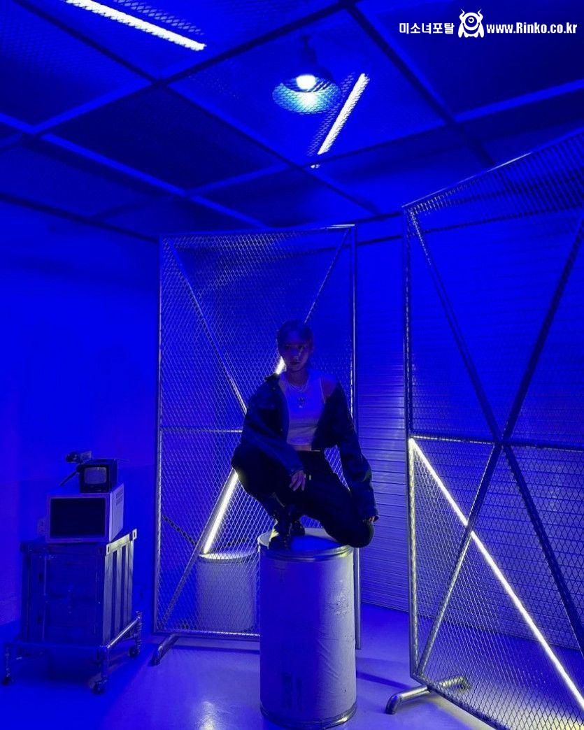 지호 인스타_청자켓 워커