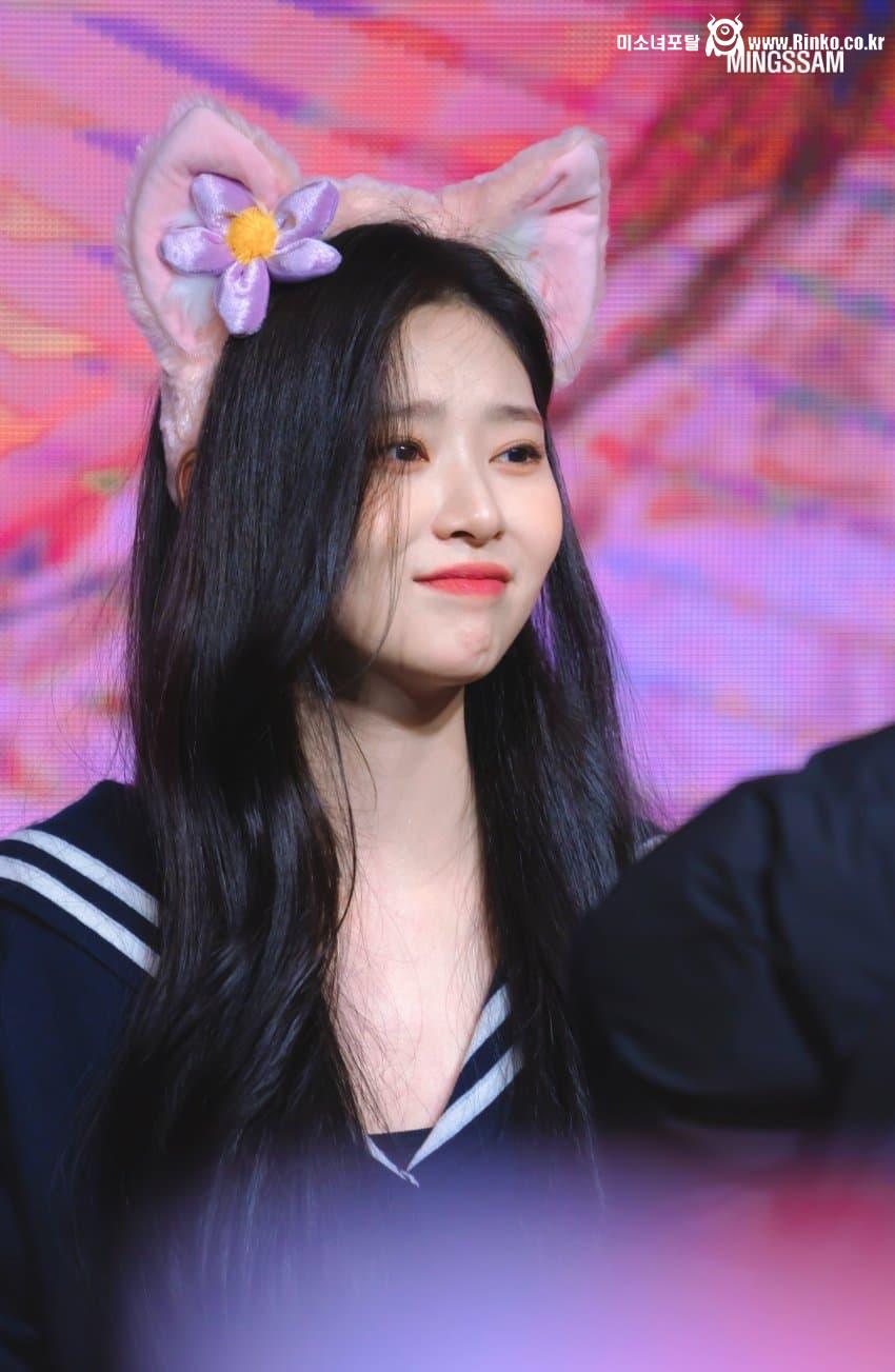 머리띠가 어울리는 김민주