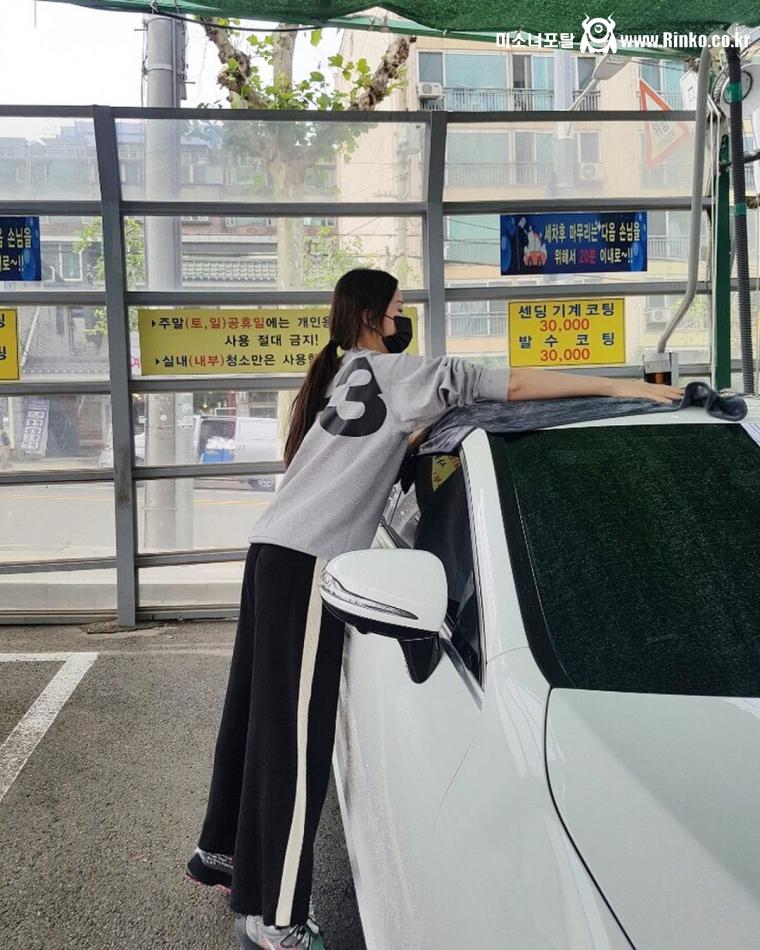열심히 세차중인 EXID 솔지