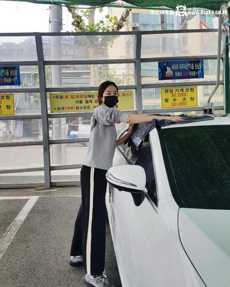 열심히 세차중인 EXID 솔지