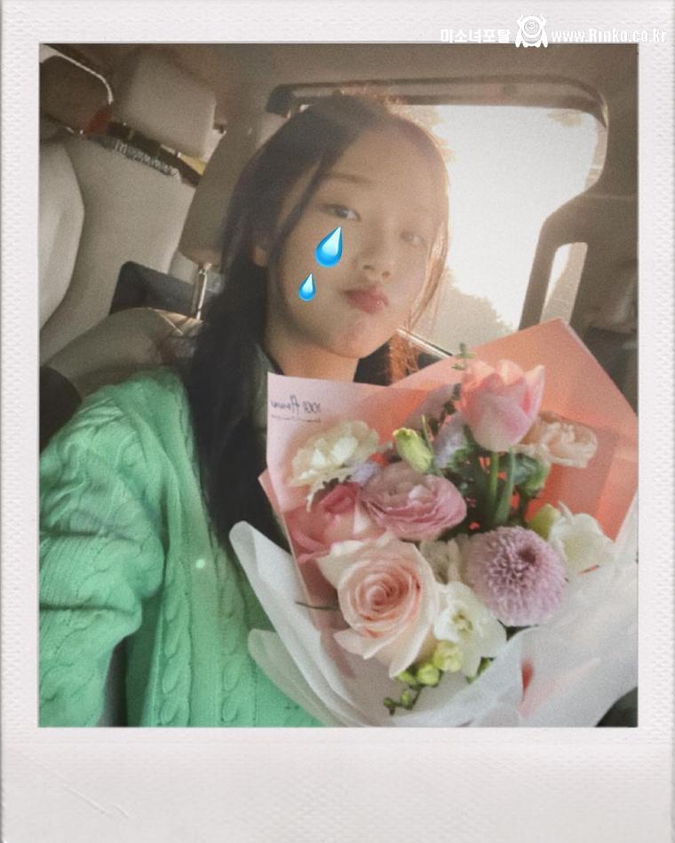 채원빈 insta 꽃다발