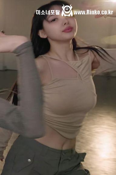 허리 잘록한 트와이스 나연