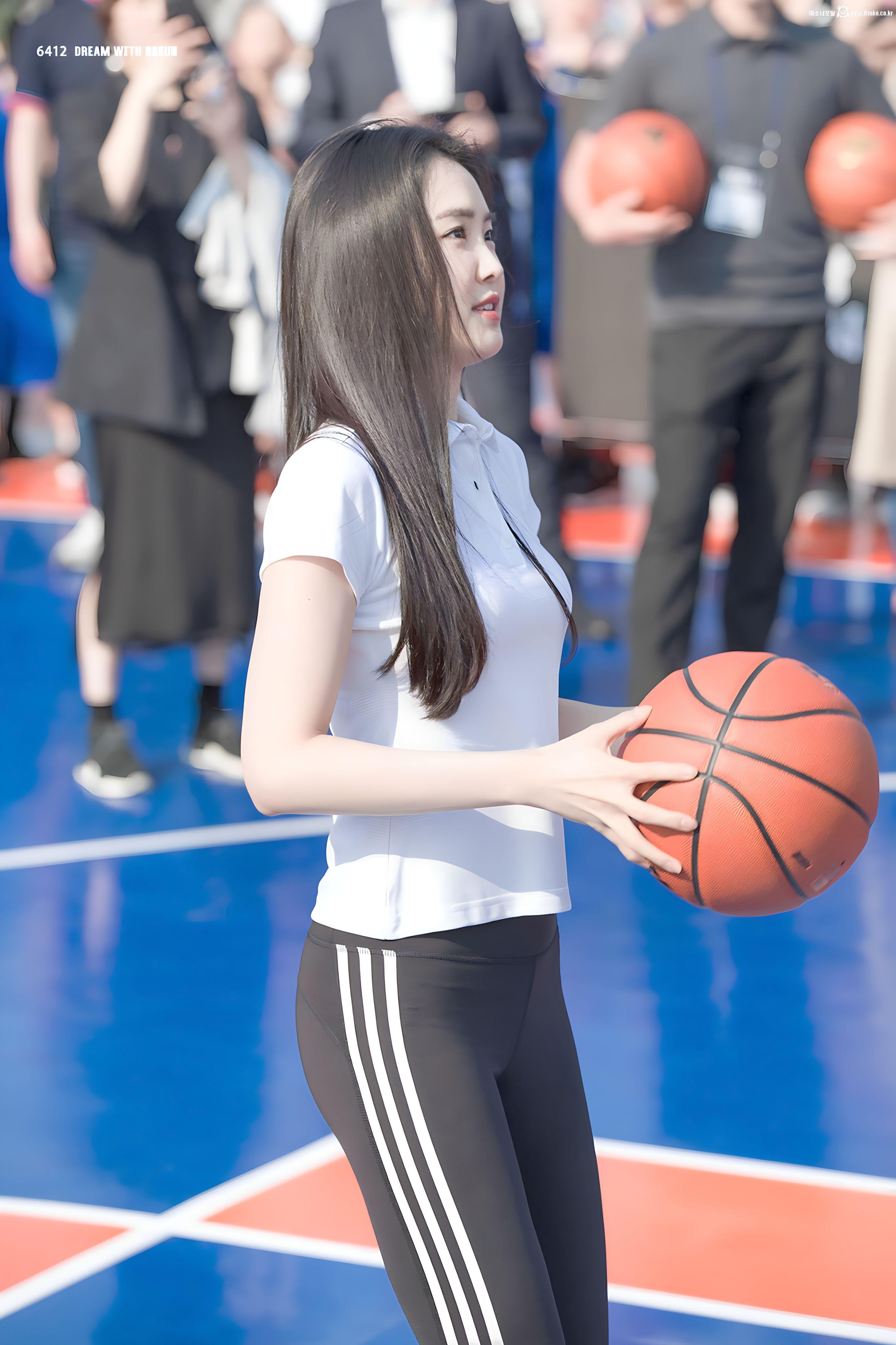 손나은 레깅스