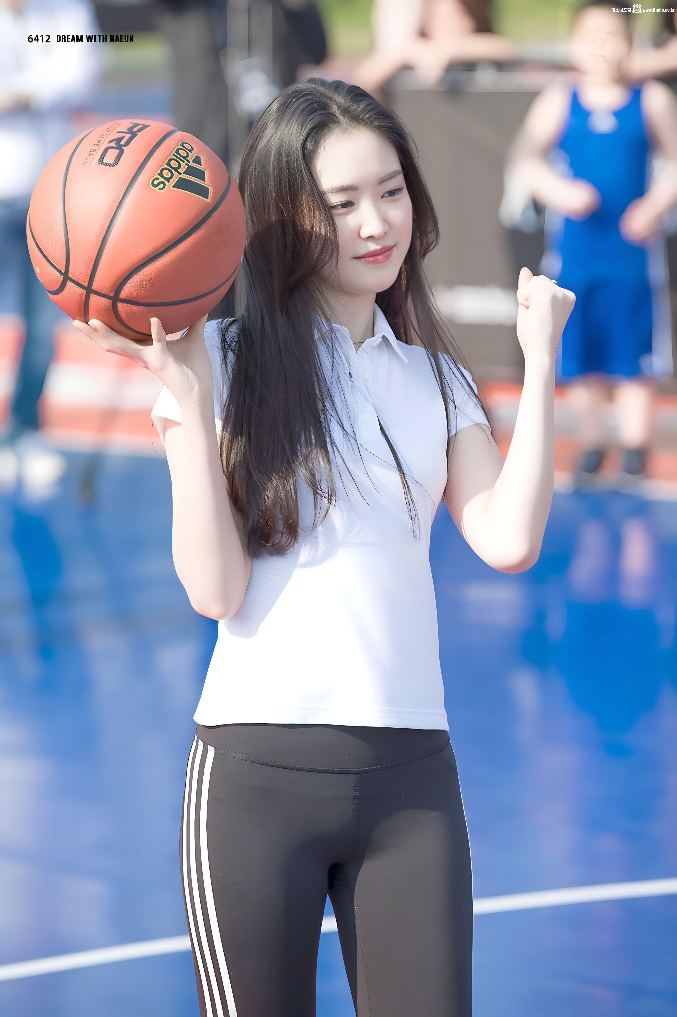 손나은 레깅스