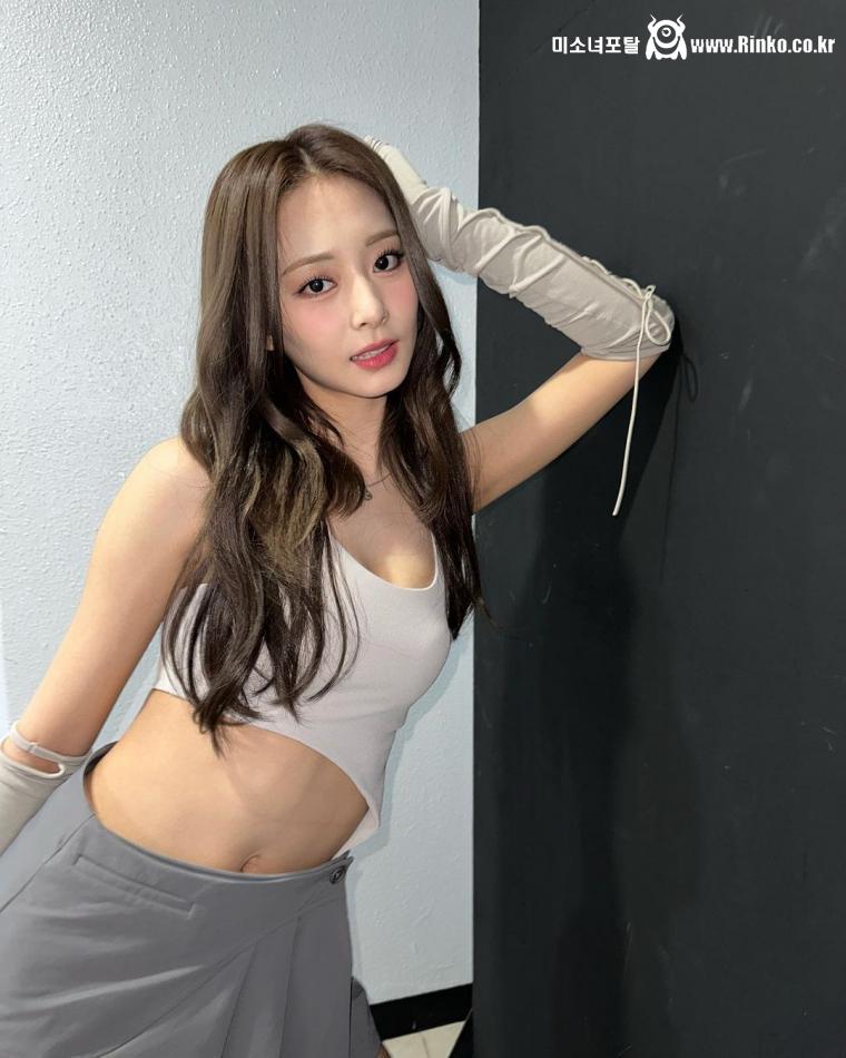 슬슬 노출하는 트와이스 쯔위