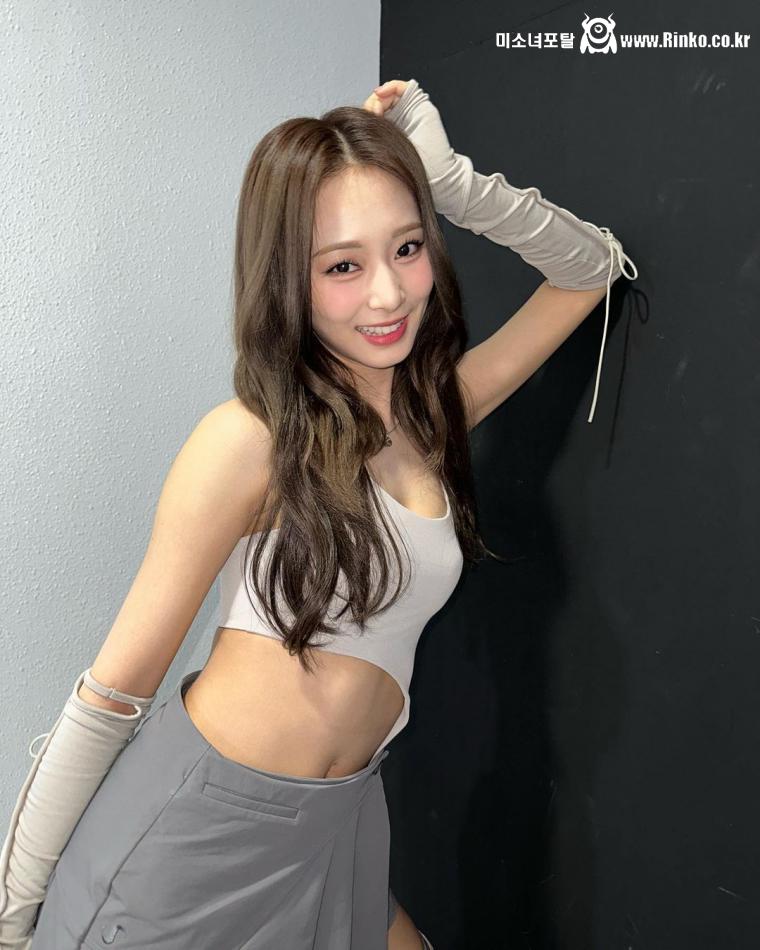 슬슬 노출하는 트와이스 쯔위