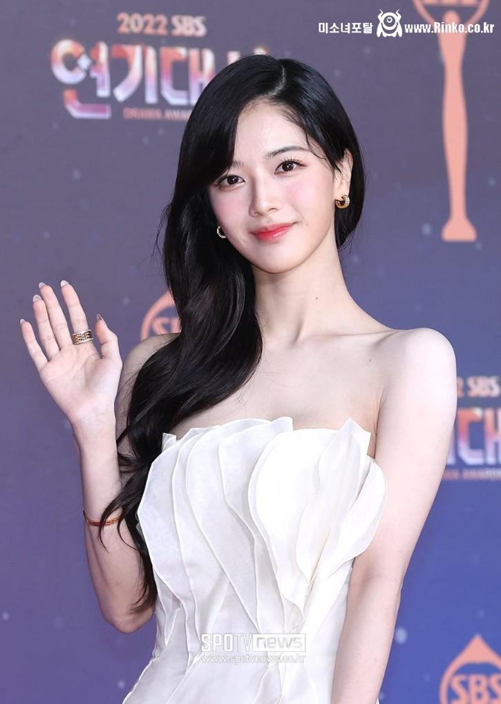 참 예쁜 배우 노정의