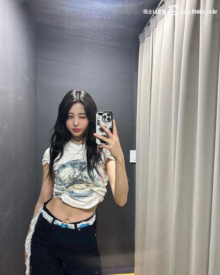 르세라핌 허윤진