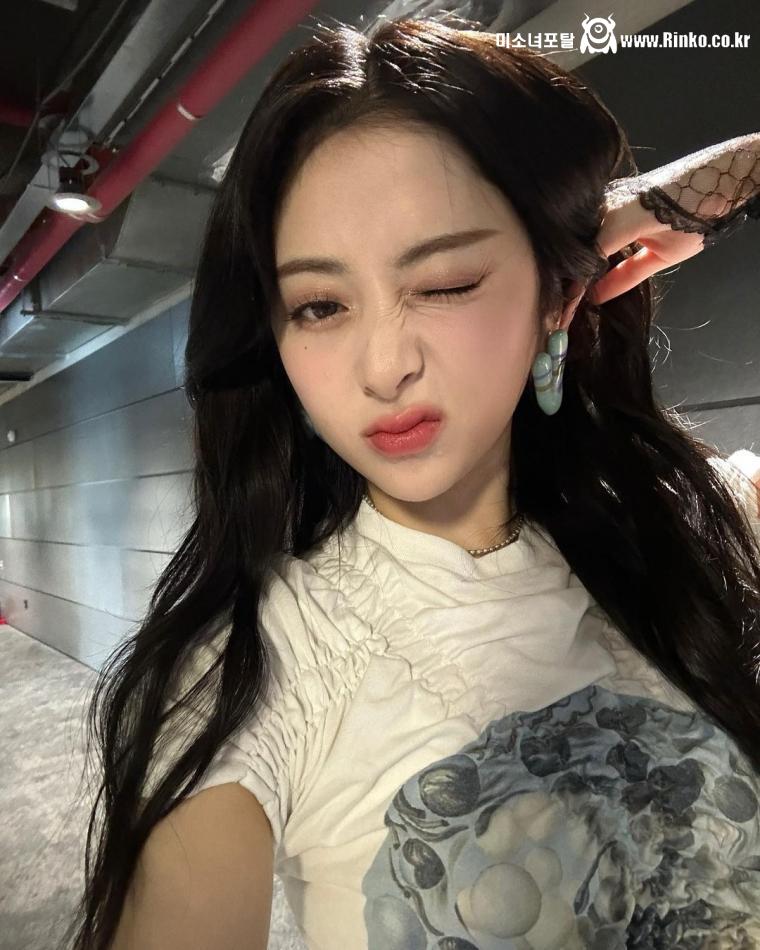 르세라핌 허윤진