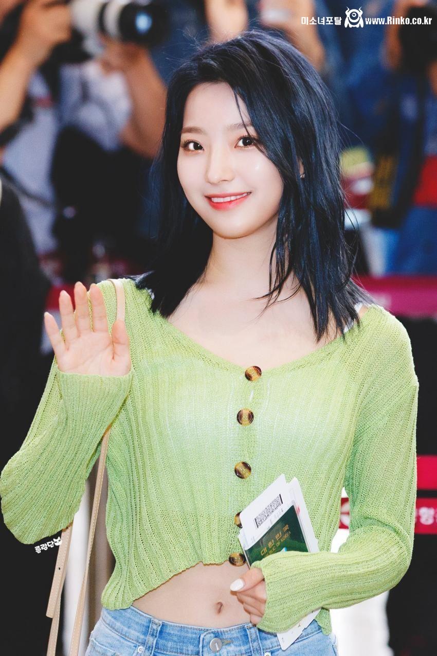 공항에서 섹시포텐 터지는 프로미스나인 이새롬