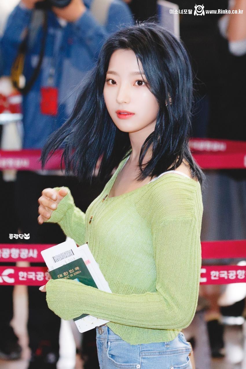 공항에서 섹시포텐 터지는 프로미스나인 이새롬