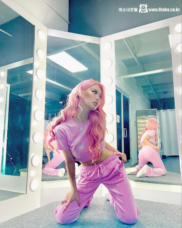 복근이 보이는 모모랜드 아인