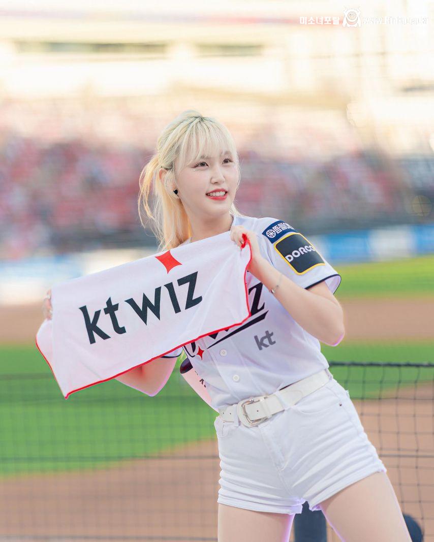 김진아 김한슬 KT