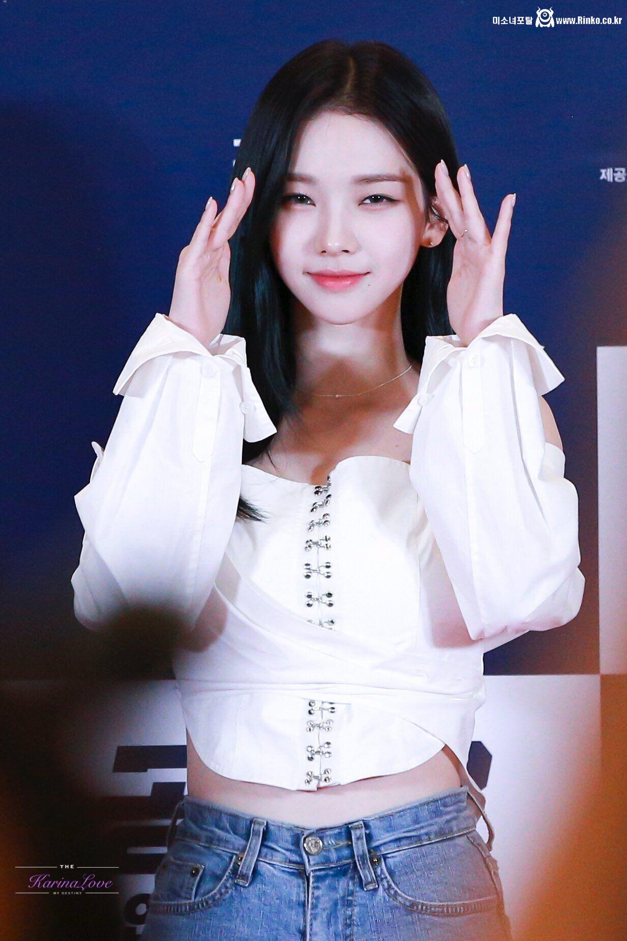 왼쪽이요~를 잘못들어서 열중쉬어한 카리나