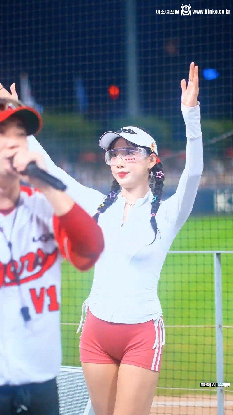 치어디러 김한나 바이크슈츠