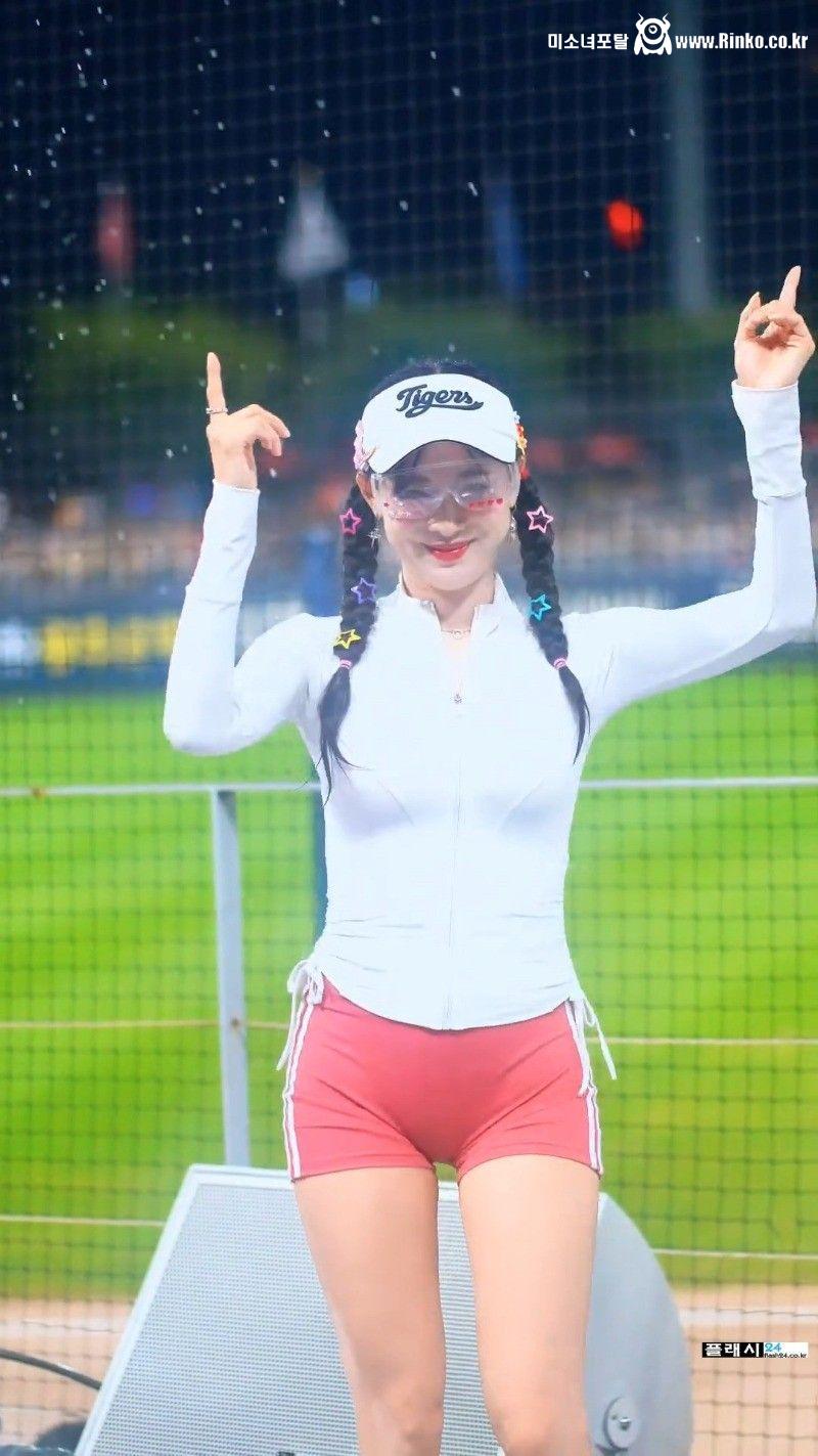 치어디러 김한나 바이크슈츠