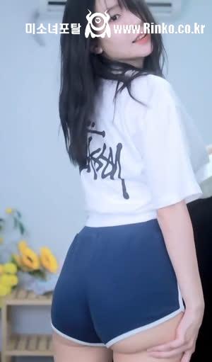 BJ 이아린 남색 돌핀팬츠 엉밑살 노출 앙카 리액션