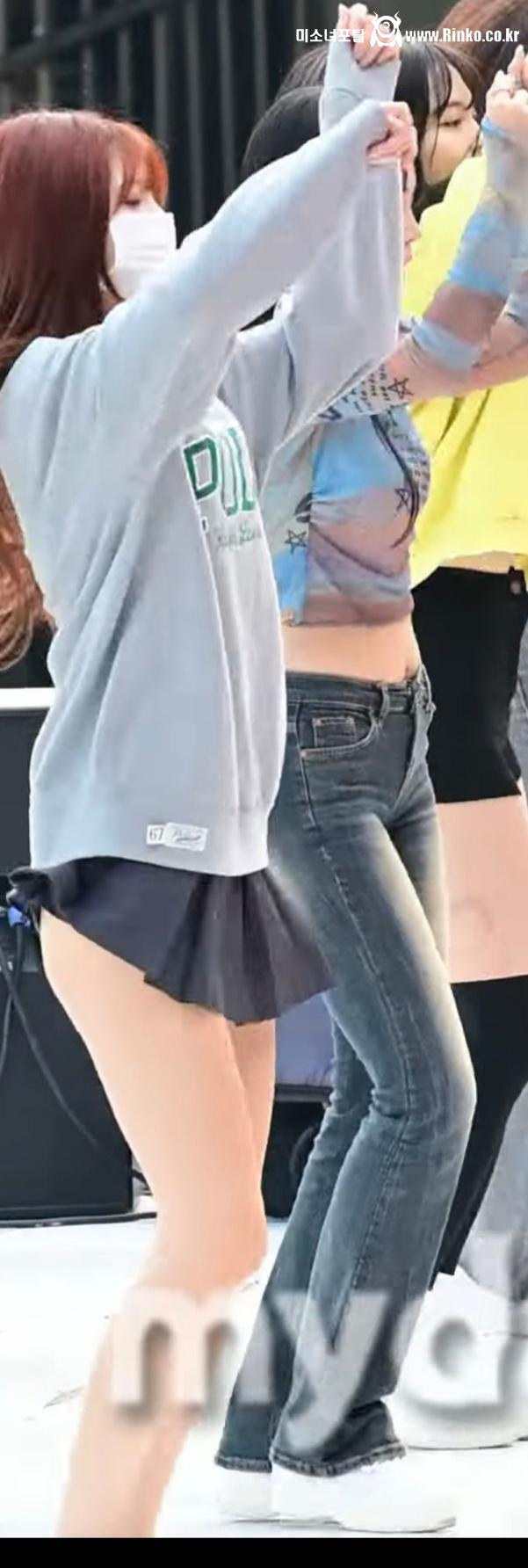 두산 이다영 치어리더 속바지 없는 치마 리허설 패션