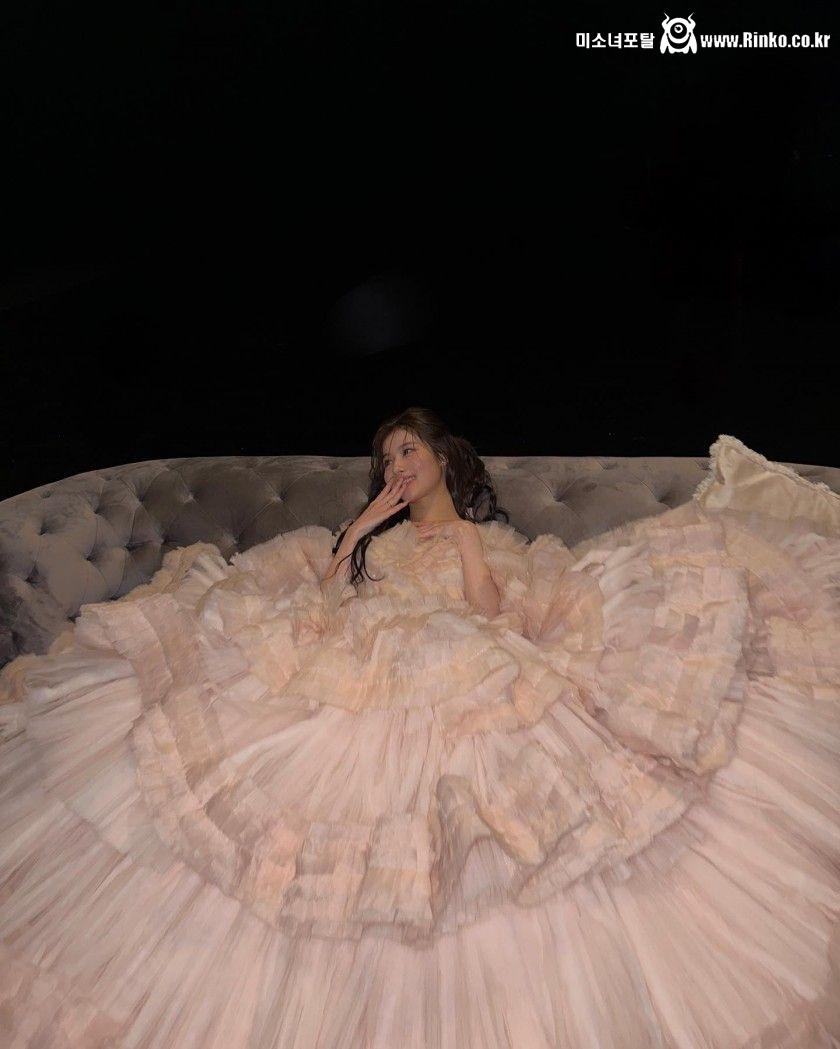 드레스 여신 트와이스 사나