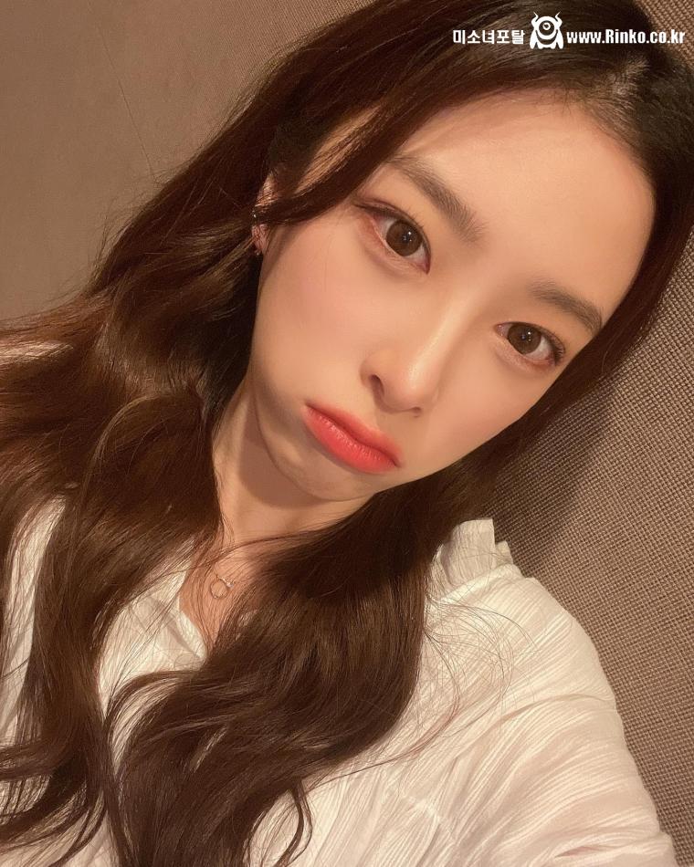 윤경/ 다현 로켓펀치