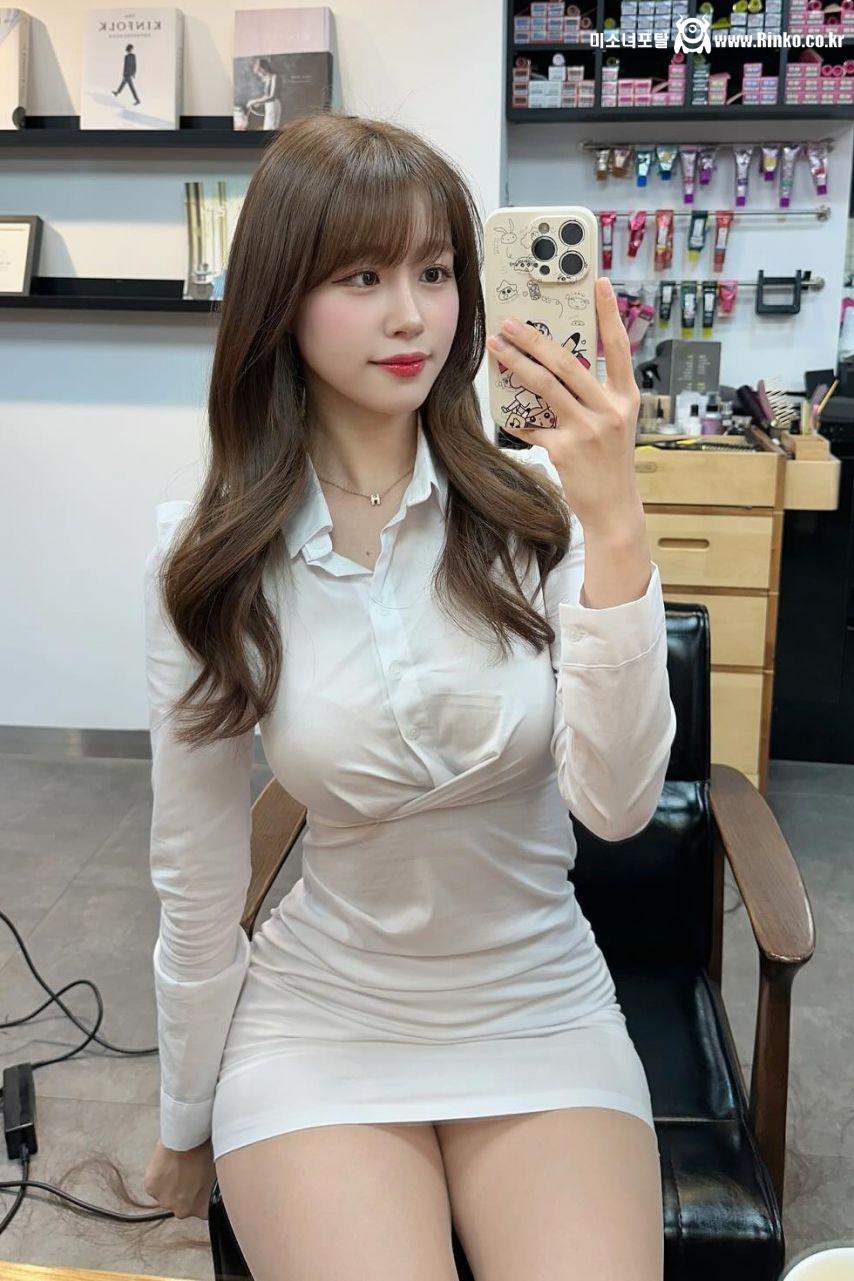 치어리더 김도아 사복 아찔한 가슴골 + 초미니 허벅지 팬티