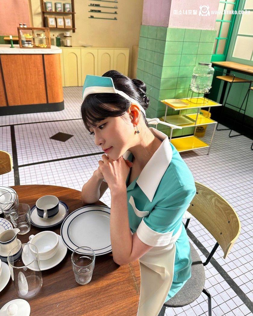 웨이트리스 의상 에이핑크 오하영